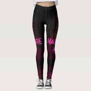 Mysterisk skogskaraktär för grö - magentans tecken leggings