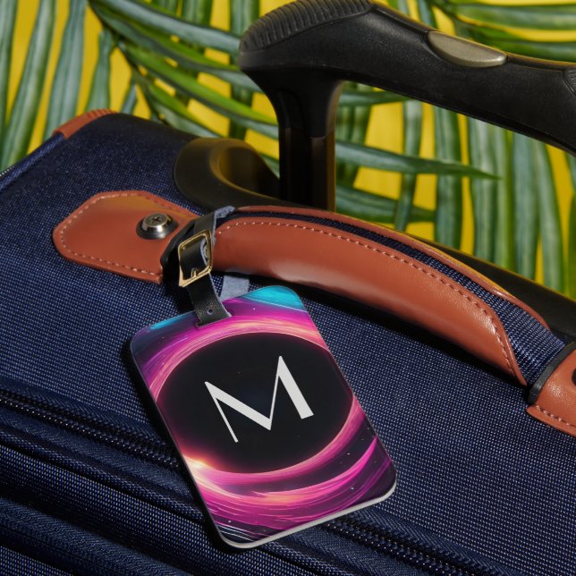 Mysterisk svart, trefaldig Hål-platta med Monogram Bagagebricka (Framsida Insitu 1)