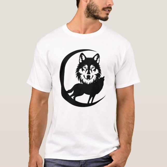 Mysterisk Varg Silhouette i naturen med nattpo T Shirt (Framsida)