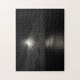 Mysteriskt vitt sol i svart himlar pussel