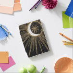 Mystic Black Guld Sol Måne Mandala iPad Mini Skydd<br><div class="desc">Med den här mystiska svarta designen guld sol och måne mandala lägger du till en liten skönhet i din livsmiljö.</div>