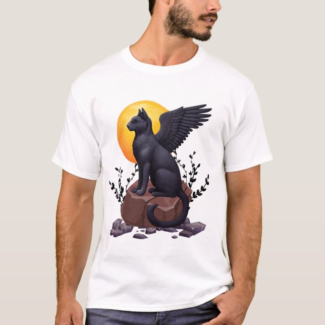 Mystic Black Winged Cat under Måne | Fantasy A T Shirt (Framsida)