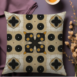 Mystic Echoes Throw Cushion Kudde