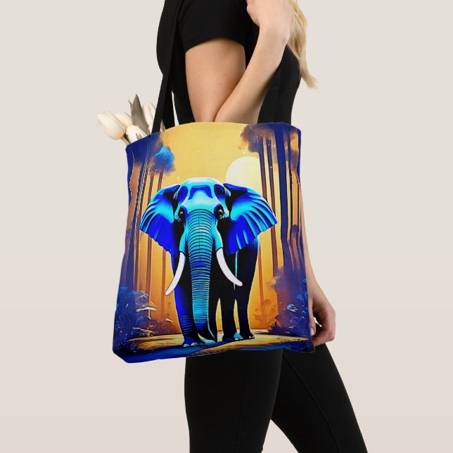 Mystic Elephant: Sunset Forest Journey Tygkasse (Närbild)