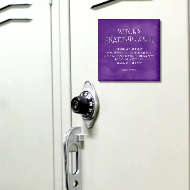 Mystic Lila Fog Witch Gratitude Spell Magnet (Skapare uppladdad)