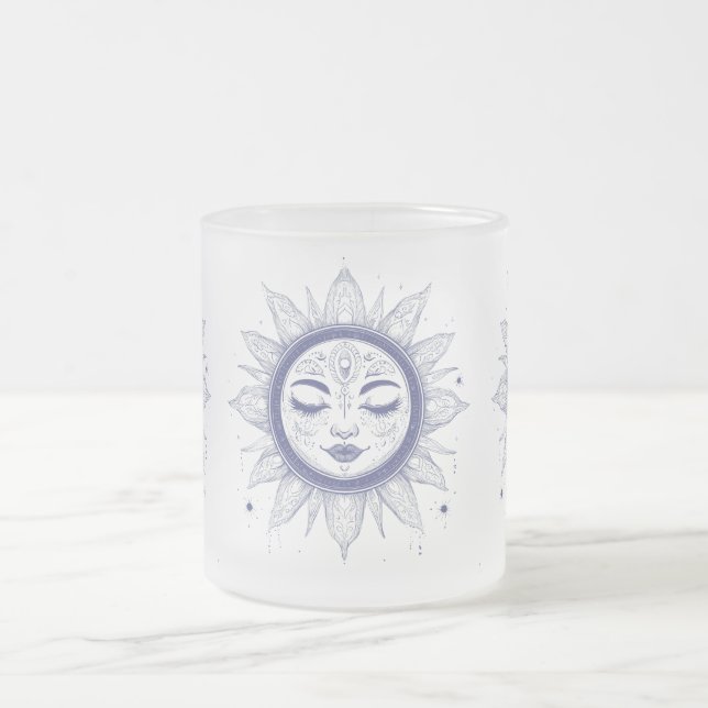 Mystic Moon Face – Celestial Spiritual Line Art Frostad Glasmugg (Center)