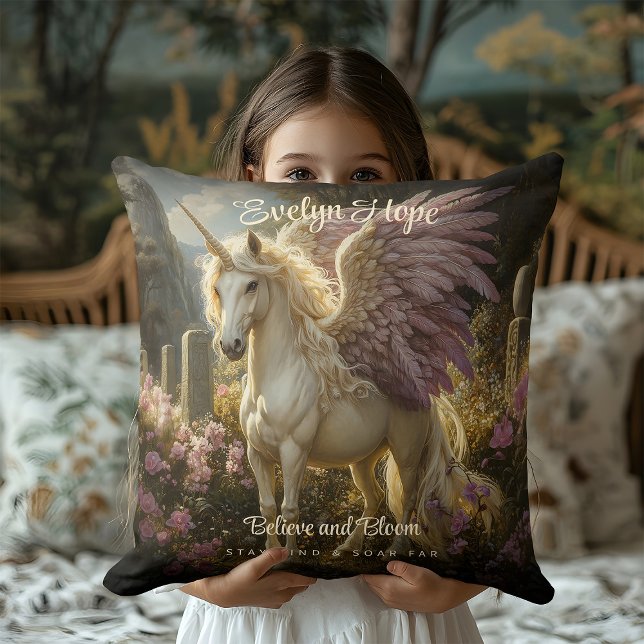 Mystic White Unicorn med Lila Vingar Fantasy Art Kudde (Skapare uppladdad)
