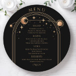 Mystical Black Guld Sol Måne Stars Space Bröllop Meny<br><div class="desc">Menykort för Mystical Black Guld Sol Stars Space Bröllop har en svart bakgrund i guld sol,  måne och stjärnor i ram på en svart bakgrund med menydetaljer i mitten i det moderna Måne-kalligrafiskriptet. Anpassa genom att redigera texten i textrutorna. Designad för dig av Evco Studio © på www.zazzle.com/store/evcostudio</div>