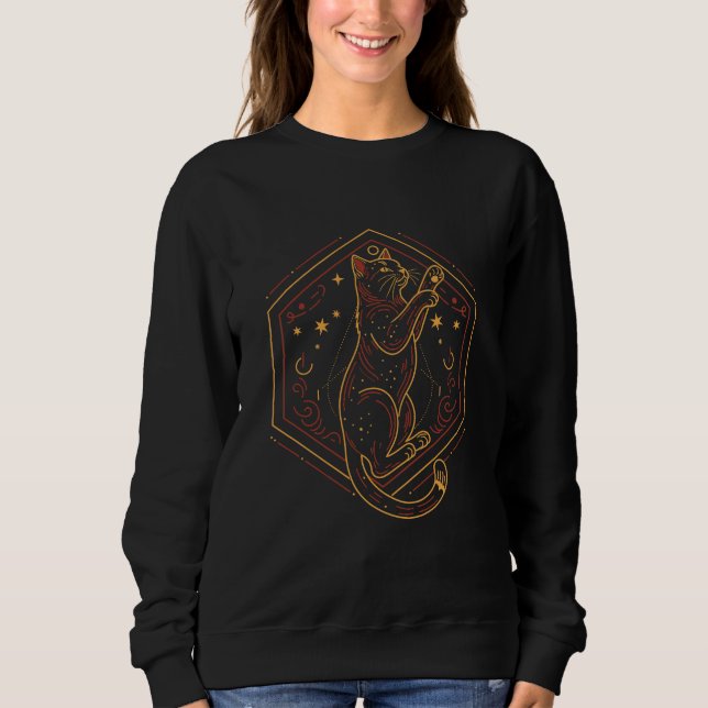 Mystical cat reaching for stars in magical T-Shirt (Framsida)