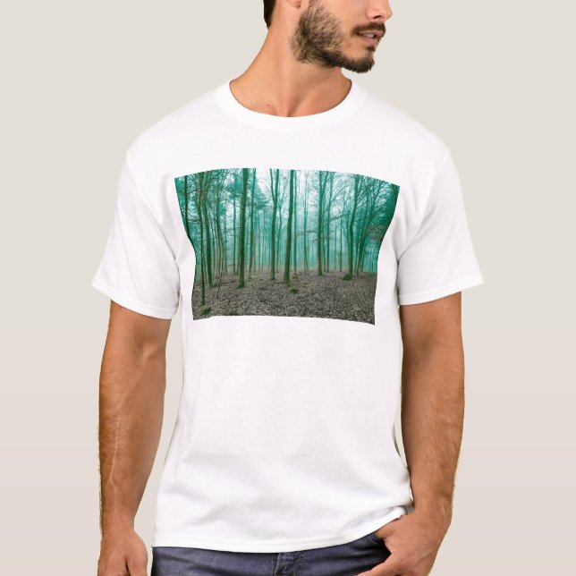 Mystical Forest i dimman i Grönt T Shirt (Framsida)