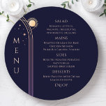 Mystical Rainbow Blue Sol Måne Stars Space Bröllop Meny<br><div class="desc">Mystical Rainbow Mörk Navy Blue Sol Måne Stars Space Cosmic Astronomy Celestial Bröllop Menu Cards har enkla gyllene stjärnor på en mörk marin blå bakgrund med dina menydetaljer i mitten i det moderna pejlingsskriptet. Anpassa genom att redigera texten i textrutorna. Designad av ©2024 Evco Studio www.zazzle.com/store/evcostudio</div>
