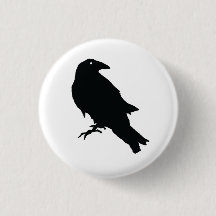 Mystical Raven Button Pin: Embrace Elegance och en