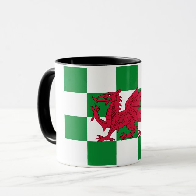 Mystical Red Celtic Dragon Flagga of Wales Mugg (Framsida vänster)