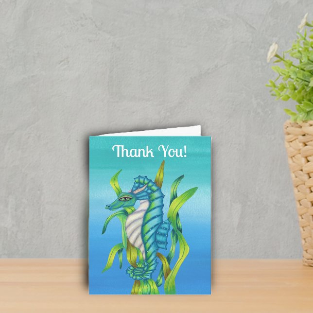 Mystical Sea Dragon Creates in Aqua Blue Sjögräs Tack Kort (Fantasy sea dragon horns aqua blue in green seaweed on shades of ocean blue Thank You card.)