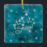 Mystical Winter Blue Silver Snöflingor Låt det snö Julgransprydnad Keramik<br><div class="desc">En mystisk vinter blå himmel med silver snöflingor och den underbara klassiska frasen Låt det snöa. Idealisk för julhelgens Julgran.</div>