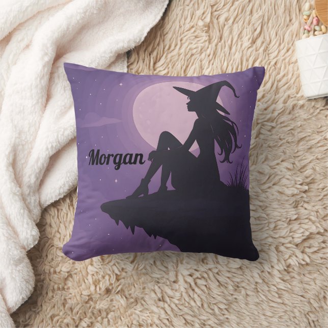 Mystical Witch Silhouette under Moonlight Gift Kudde (Filt)