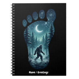 Mystisk Bigfoot-avtryck Stjärnig Skog Natt Konst Anteckningsbok