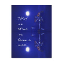 Mystisk blå buddha-reflexion med citat