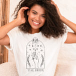 Mystisk Tarotkort Bröllopsfest för Bruden T Shirt<br><div class="desc">Denna design har en mystisk himlakropp inspirerad tarotkortsdesign. Se hela kollektionen för fler matchande föremål!</div>