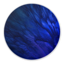 Mystisk Vingar med djupblå fjädrar