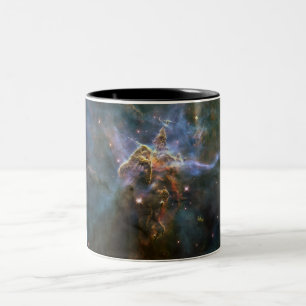 Mystiska berget i Carinanebulosan Hubble Space Två-Tonad Mugg