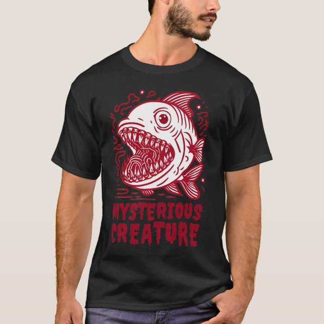Mystiskt väsen Piranha T Shirt (Framsida)