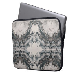 Myth Born of Stone – Symmetric Darkscape Laptop Fodral