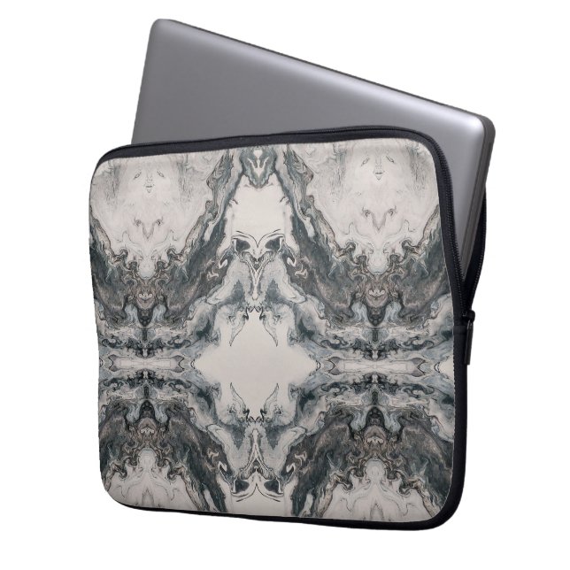 Myth Born of Stone – Symmetric Darkscape Laptop Fodral (Framsidan Vänster)