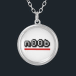 n00b silverpläterat halsband<br><div class="desc">Newbie Globe Trotters är specialiserad på idiosynkratisk bildupptagning från hela världen. Här hittar du unika hälsningskort,  vykort,  Poster,  Mousepads med mera.</div>