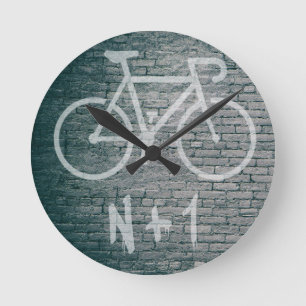 N+1 Bike Graffiti Rund Klocka
