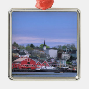 N.A. Kanada, Nova Scotia. En vy av Lunenburg, en Julgransprydnad Metall