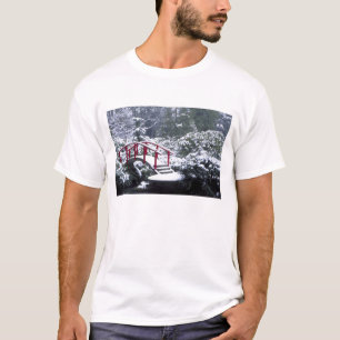 N.A., USA, Washington, Seattle. Månbro i Tee Shirt