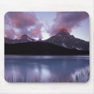 NA, Kanada, Banff NP, Morgonens första ljus på Musmatta