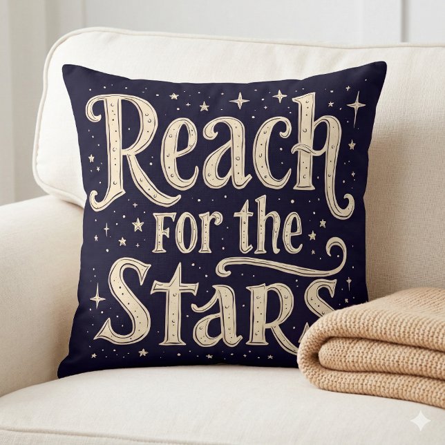 Nå stjärnorna Celestial typografi konst Kudde (Reach for the Stars Celestial Typography Art Throw Pillow Mockup A)