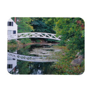 NA, USA, Maine.  Bro över damm i Somesville. Magnet