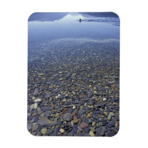 NA, USA, Montana, Glacier NP Klippor i sjö Magnet