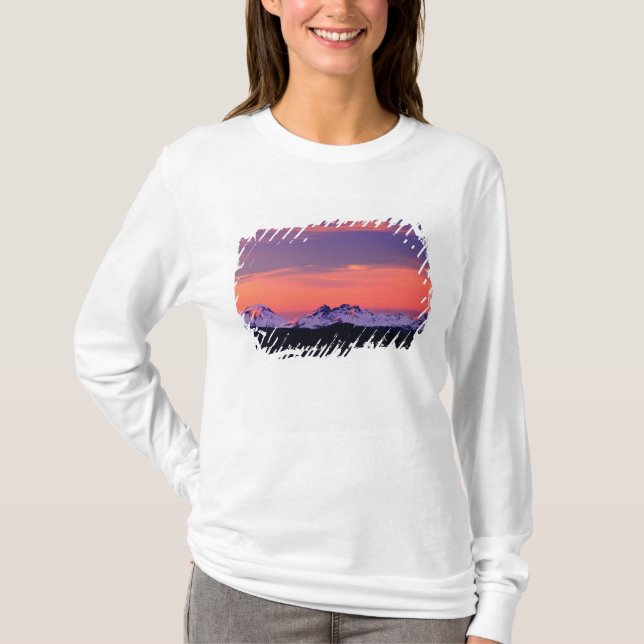 NA, USA, Oregon, The Three Sisters Mountains Tee (Framsida)