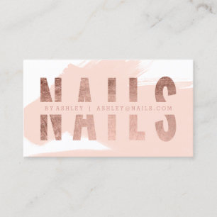 Naglar klippta ut rosa guld- typografipenseldrag visitkort
