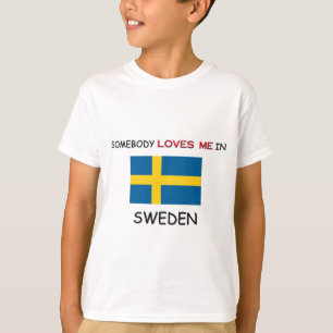 Någon älskar mig i SVERIGE T-shirt