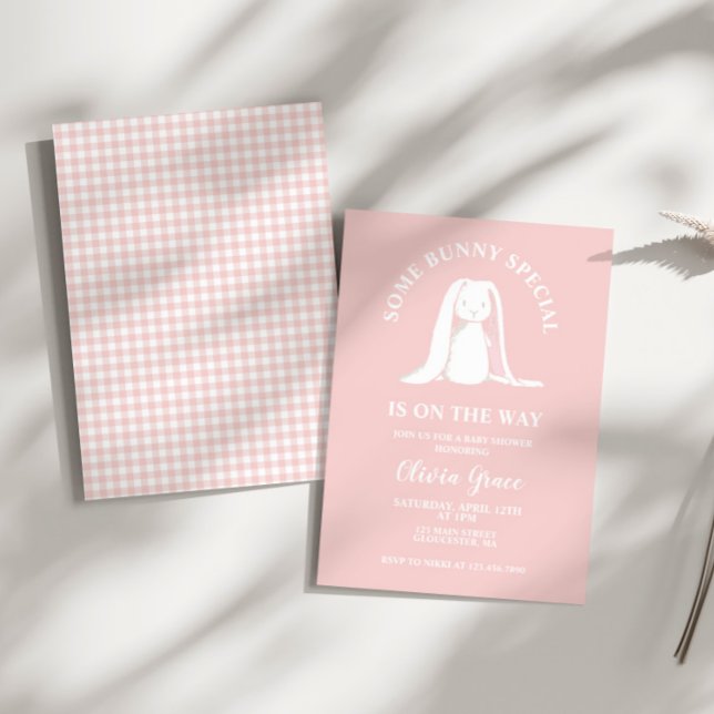 Någon Bunny Speciell Rosa Gingham Baby Shower Inbjudningar (Skapare uppladdad)