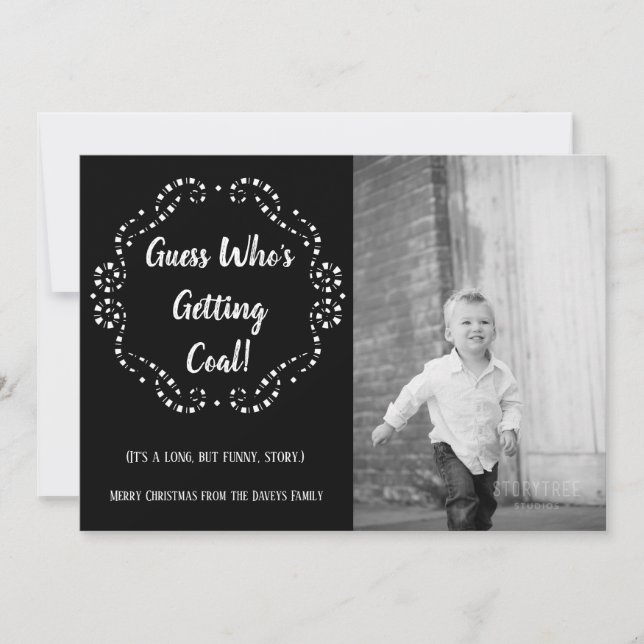 Någon håller på att hämta kol | Tomt julkort (Framsida)