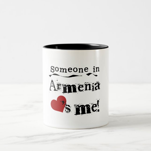 Någon i Armenien älskar mig Två-Tonad Mugg (Center)
