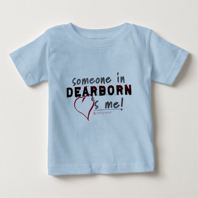 Någon i Dearborn älskar mig! Begynna utslagsplats T-shirt (Framsida)