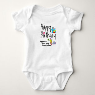 Någon i kärlek föddes i dag - Birthday Önskem T Shirt