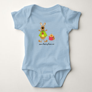 Någon kanin älskar mig. PåskbabyBodysuits Tee Shirt