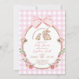 Någon kanin är på väg rosa båge baby shower inbjudningar