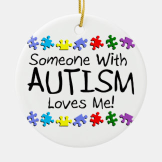 Någon med Autism älskar mig Autismpussel Julgransprydnad Keramik