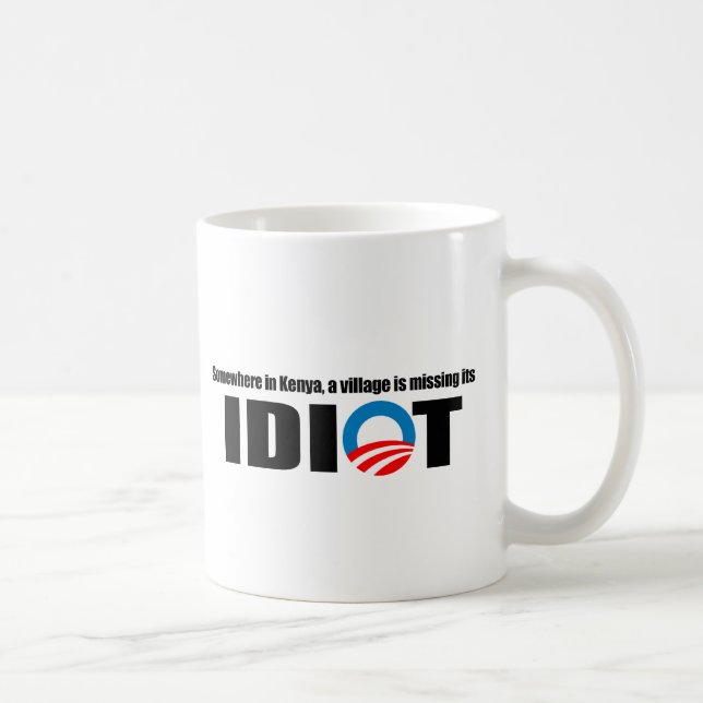 Någonstans i Kenya är en by saknad dess idiot Kaffemugg (Höger)