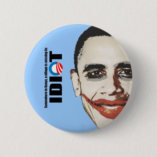 Någonstans i Kenya är en by saknad dess idiot Knapp (Framsida)