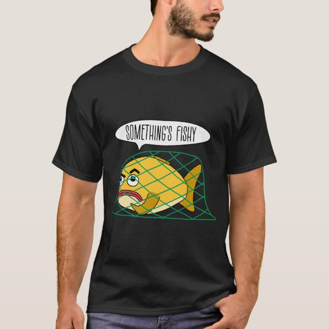 Något är skumt t shirt (Framsida)